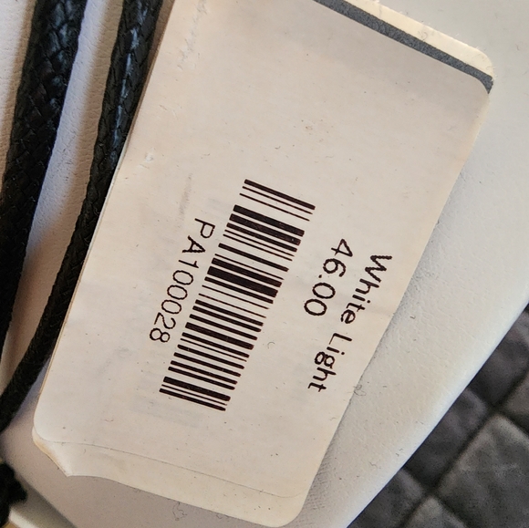 Leather strand necklace with Shell pendant - Picture 4 of 4